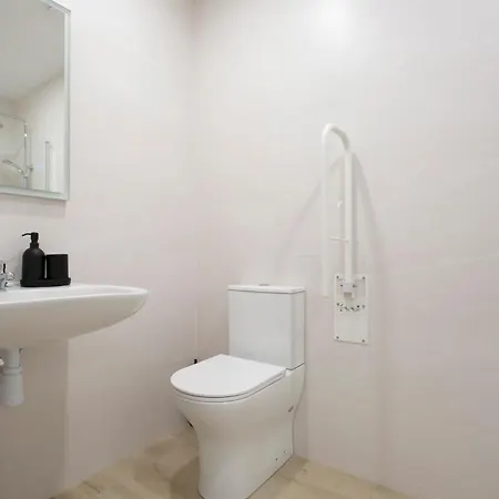 Aparthotel Urbil Puente Colgante *